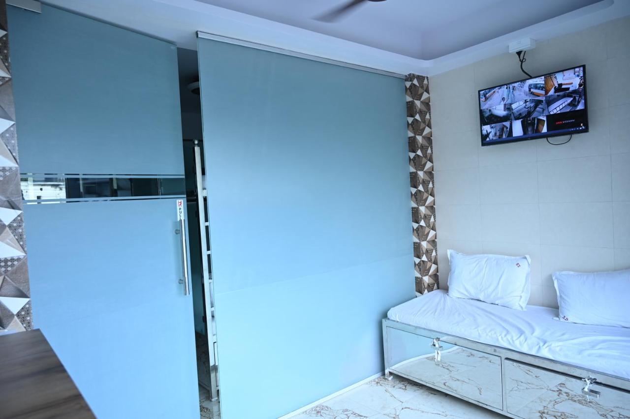 Sagar Dormitory Andheri - Nearest To Andheri Railway Station West 孟买 外观 照片