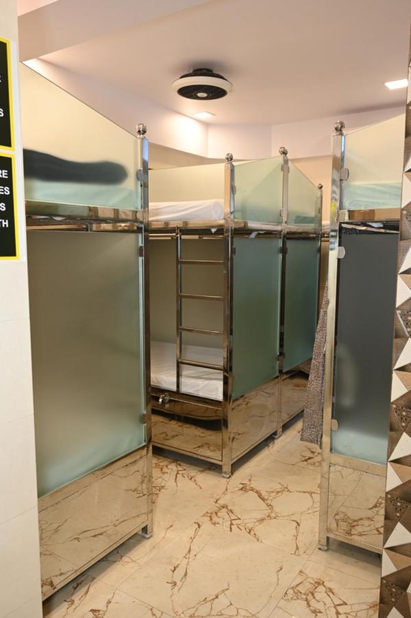 Sagar Dormitory Andheri - Nearest To Andheri Railway Station West 孟买 外观 照片