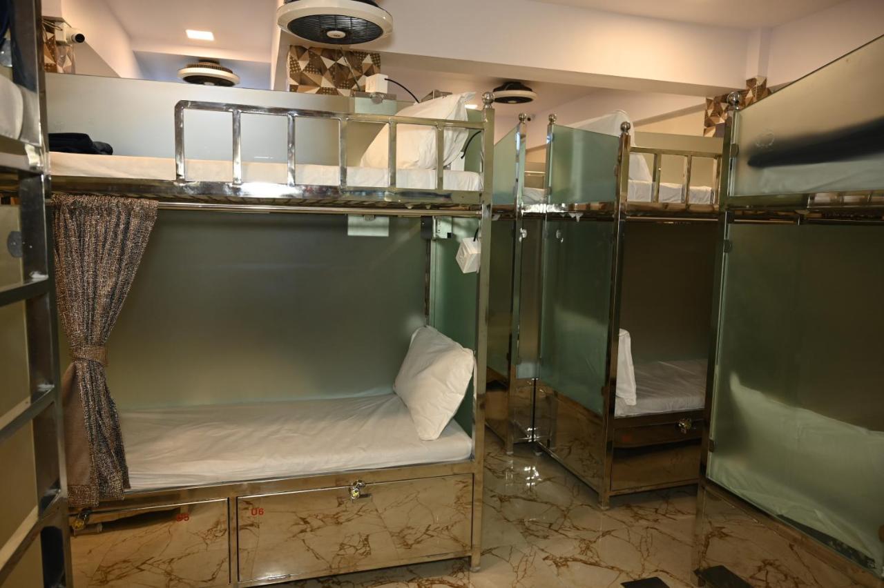 Sagar Dormitory Andheri - Nearest To Andheri Railway Station West 孟买 外观 照片