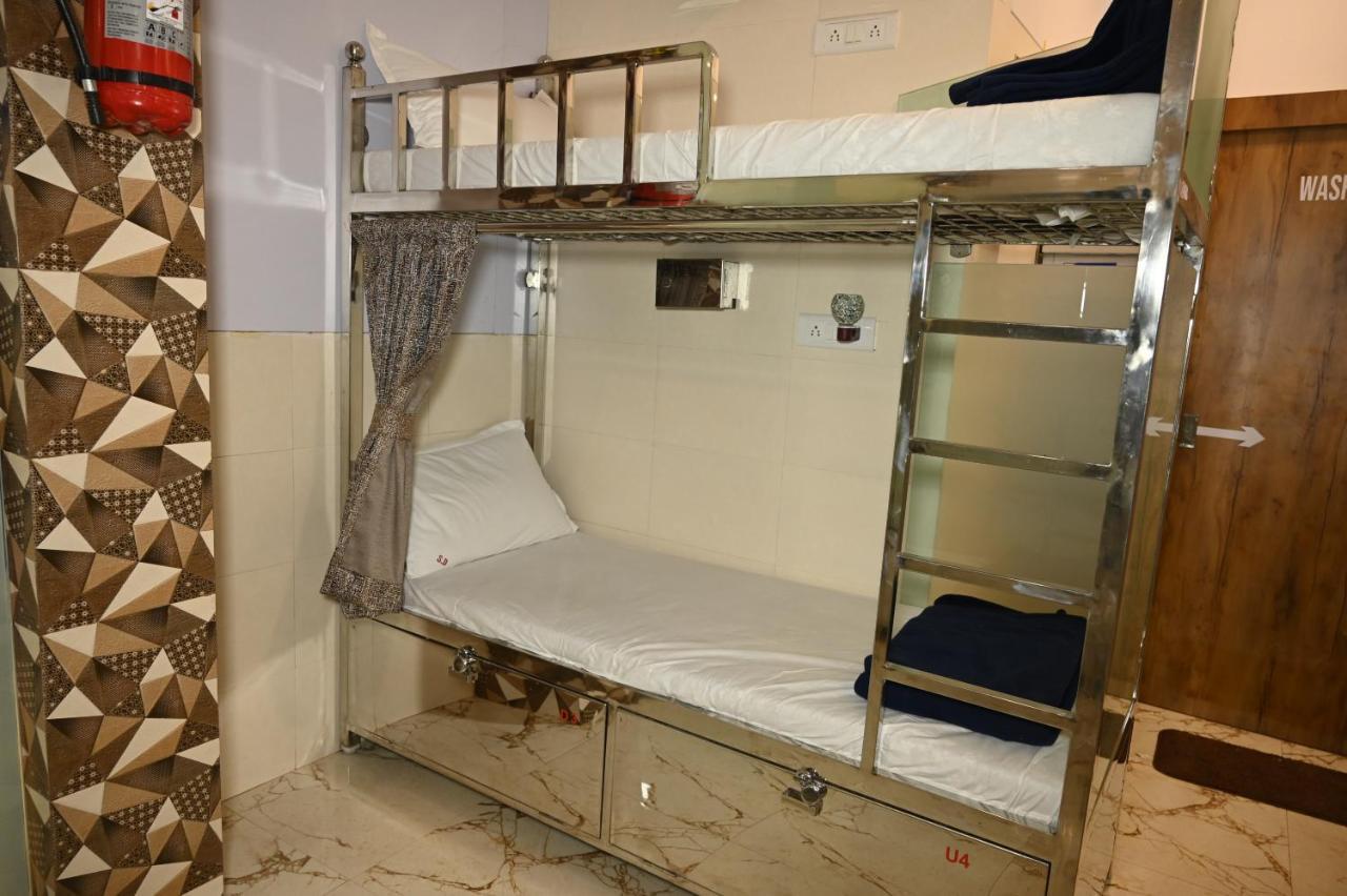 Sagar Dormitory Andheri - Nearest To Andheri Railway Station West 孟买 外观 照片